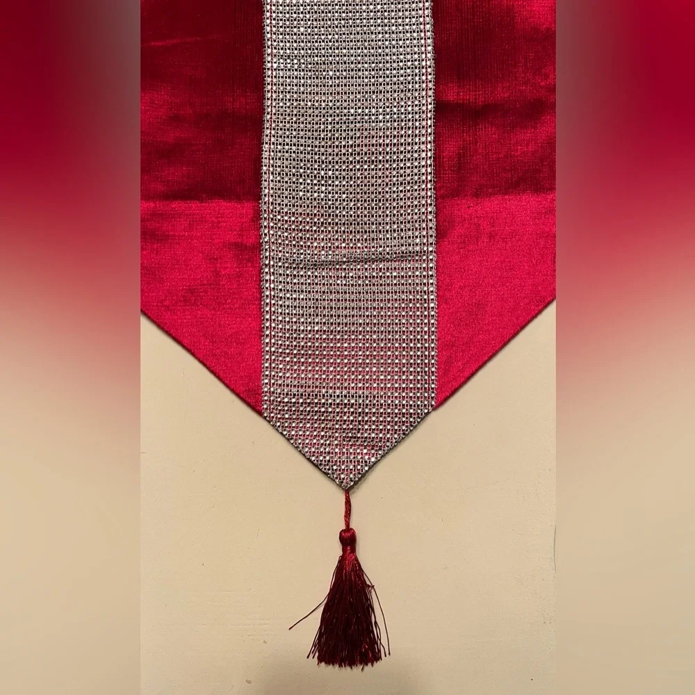 Elegant Red and Silver Table Runner - Picture 2 of 3